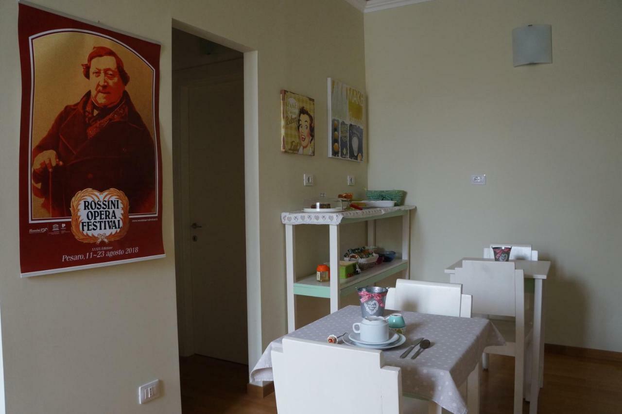 Il Vicolo 48 Bed & Breakfast Pesaro Ngoại thất bức ảnh