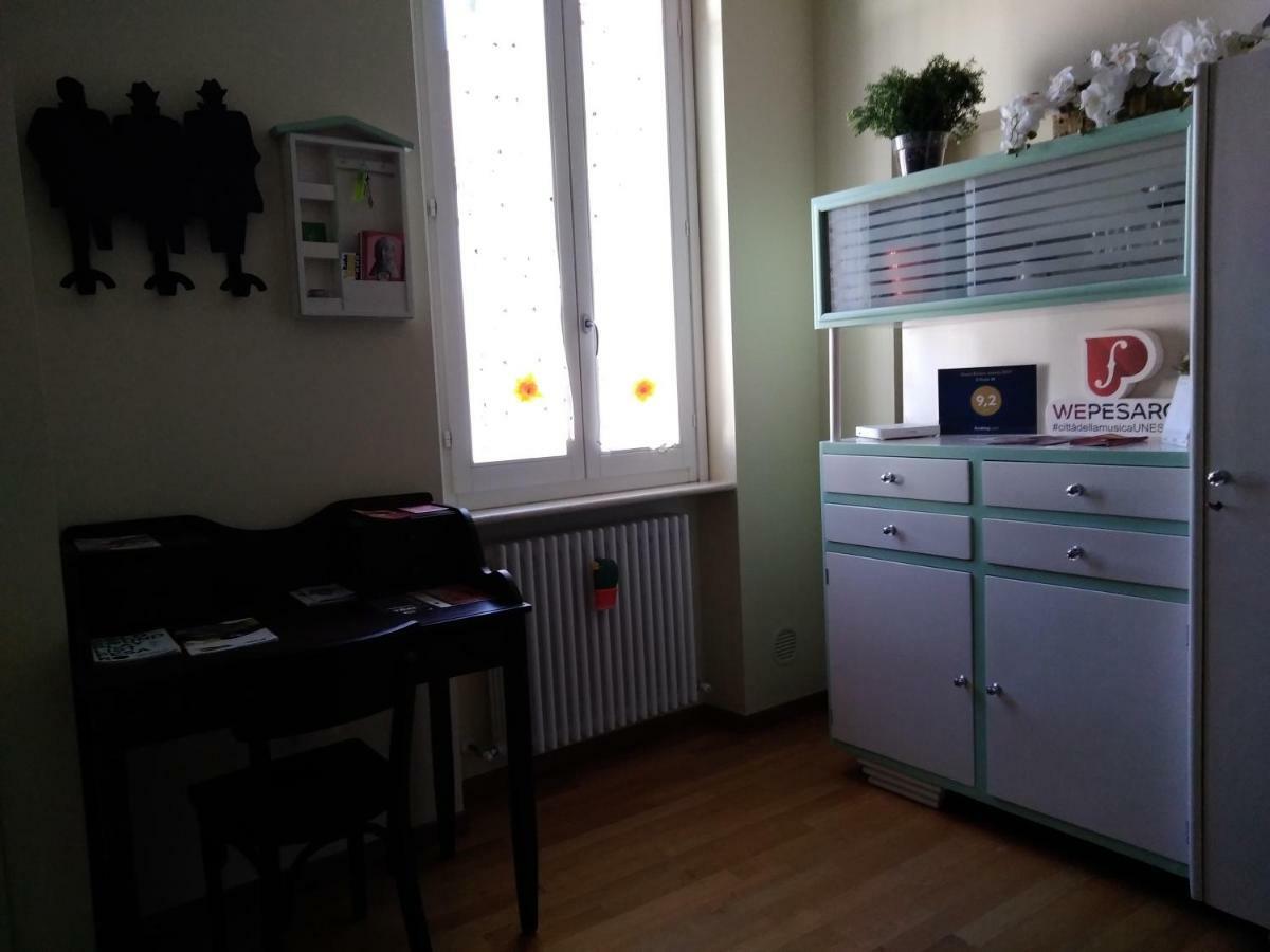 Il Vicolo 48 Bed & Breakfast Pesaro Ngoại thất bức ảnh